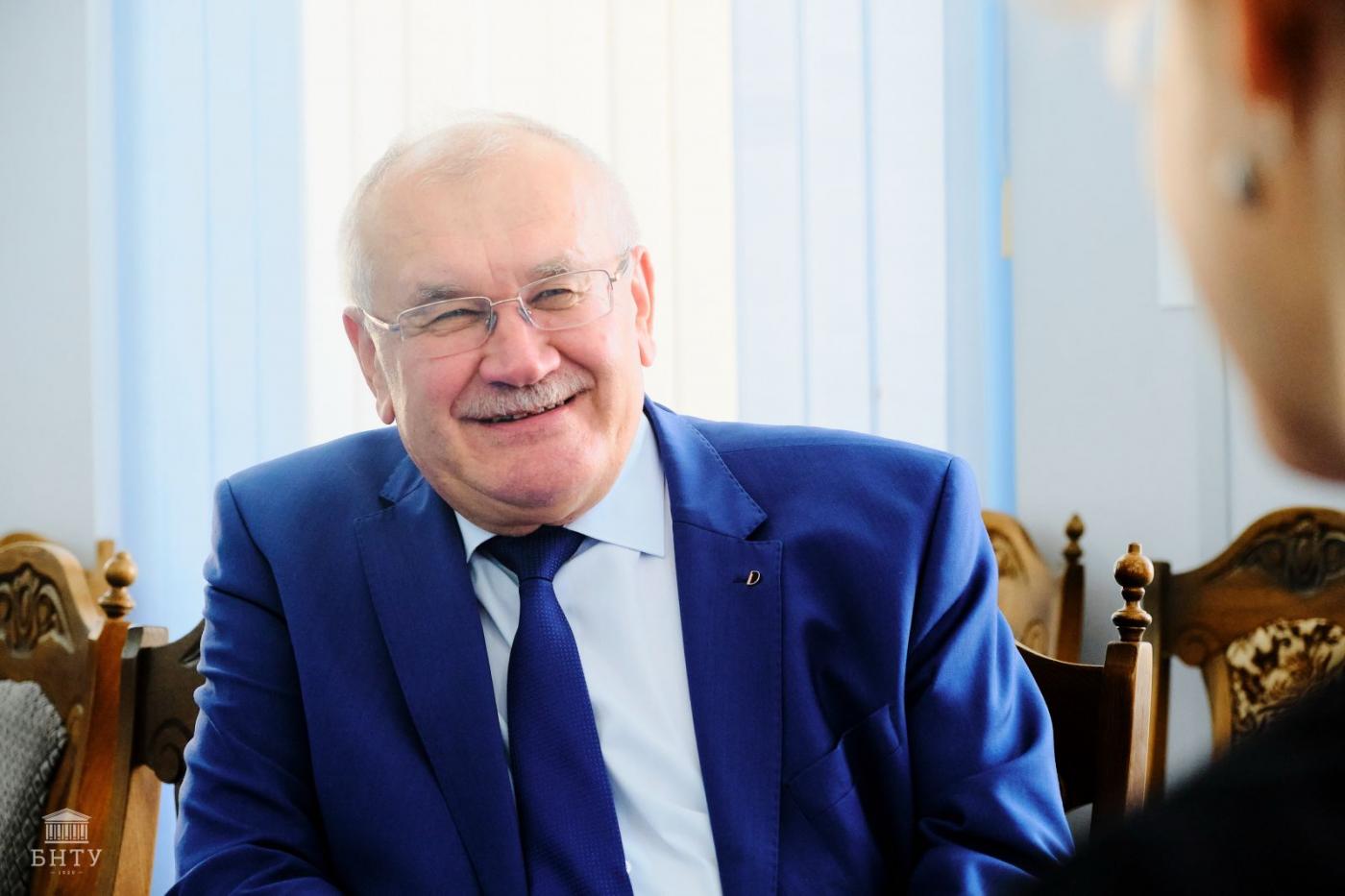 Университетские и100рии: Михаил Михадюк о том, как керосиновая лампа зажгла желание поступить на энергофак, о важной роли отзывчивости и престиже технического образования